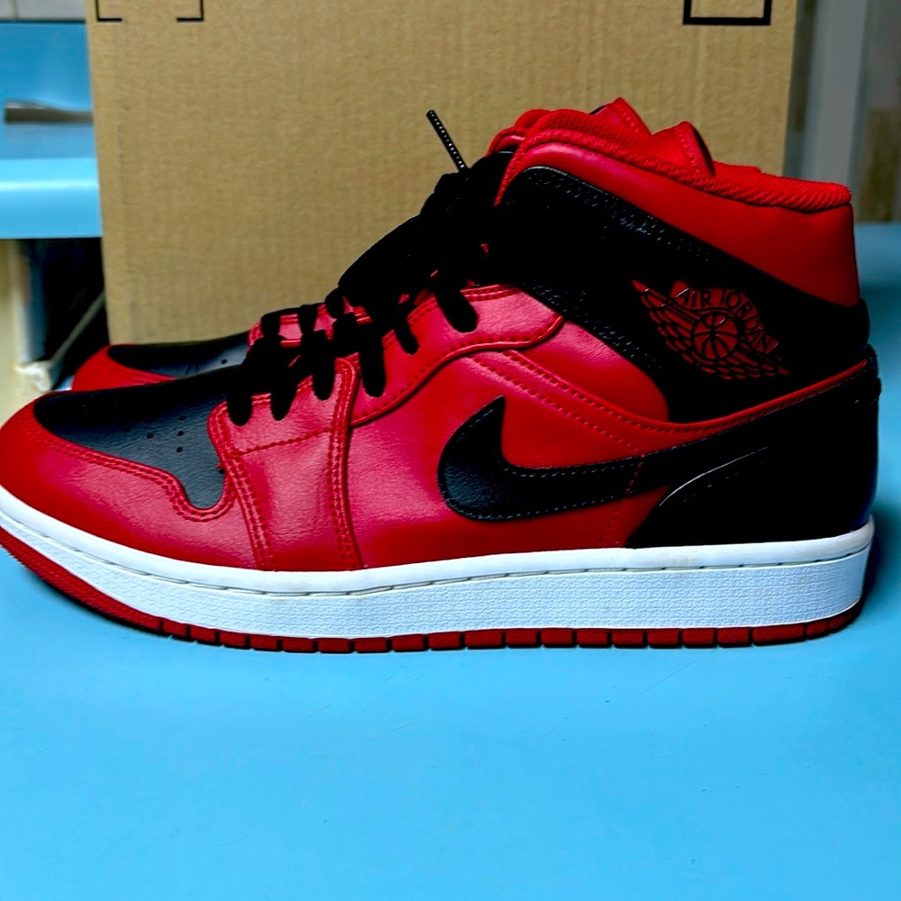 Nike Air Jordan 1 Black and Red. Men’s size 9.5. Like New.